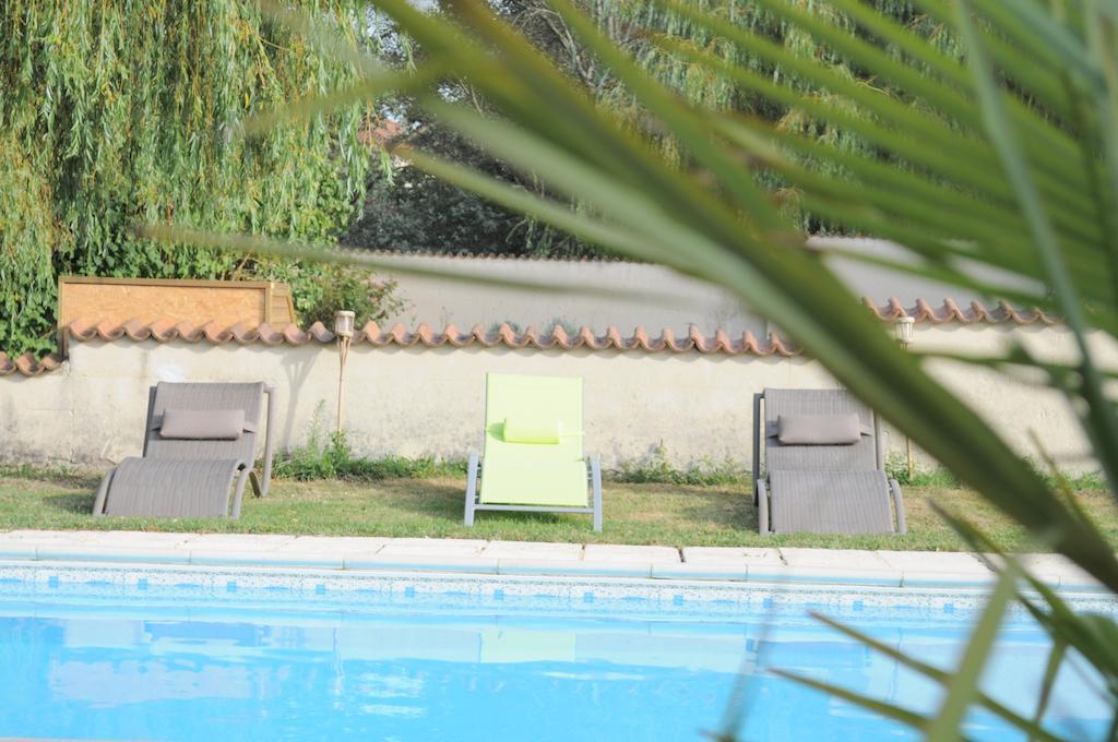 Chambres D'Hotes La Grange Au Bois Champagne-et-Fontaine Habitación foto